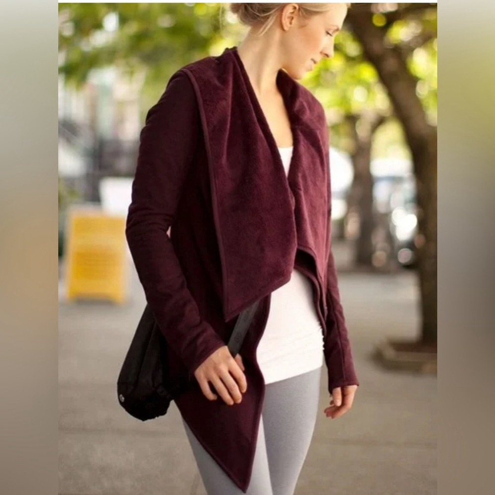 Lululemon presence of mind jacket size 4 in Bordeaux drama - Picture 2 of 13